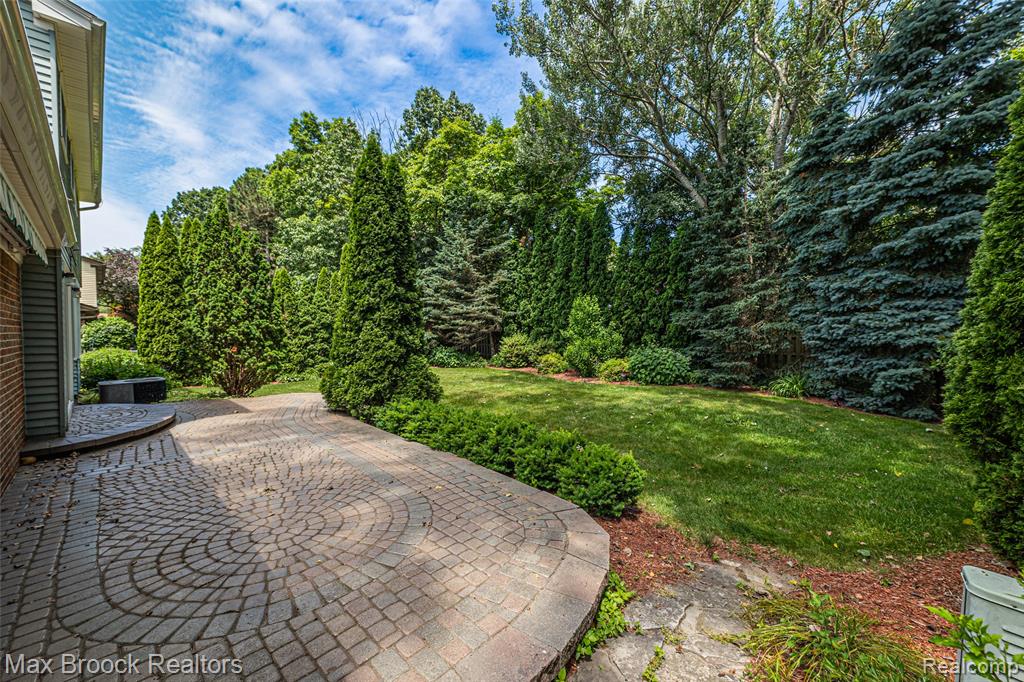 683 Thurber Drive, Troy, MI 48085 — Photo 5