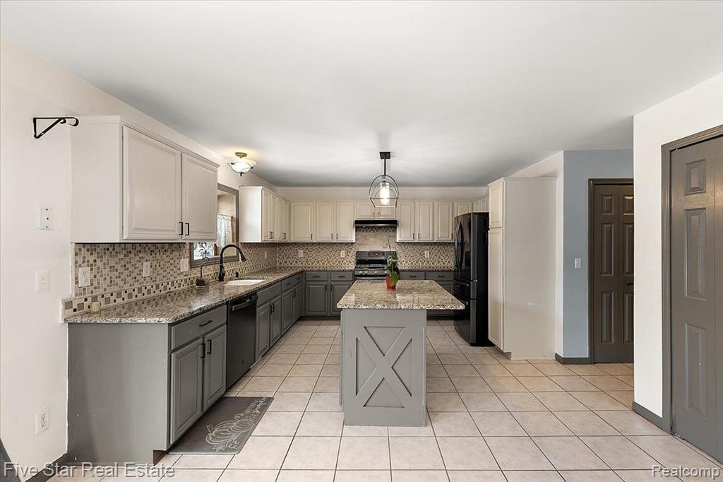 50813 Nagy Court, Macomb, MI, 48044