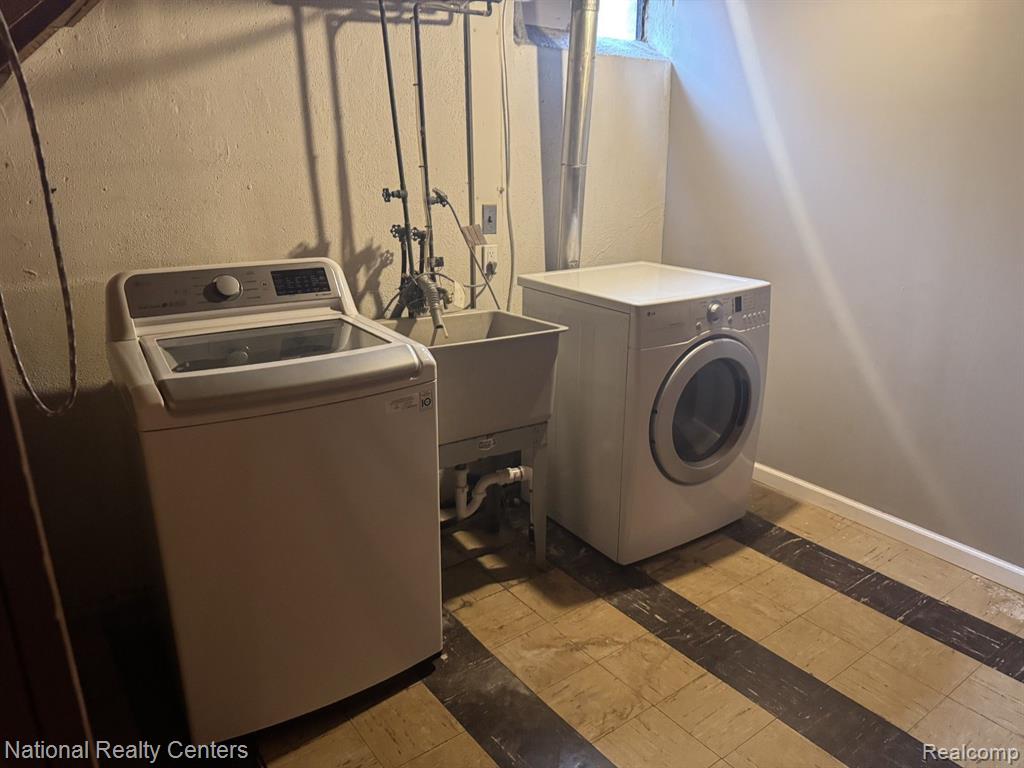 6207 BERWYN Street, Dearborn Heights, MI 48127 — Photo 12