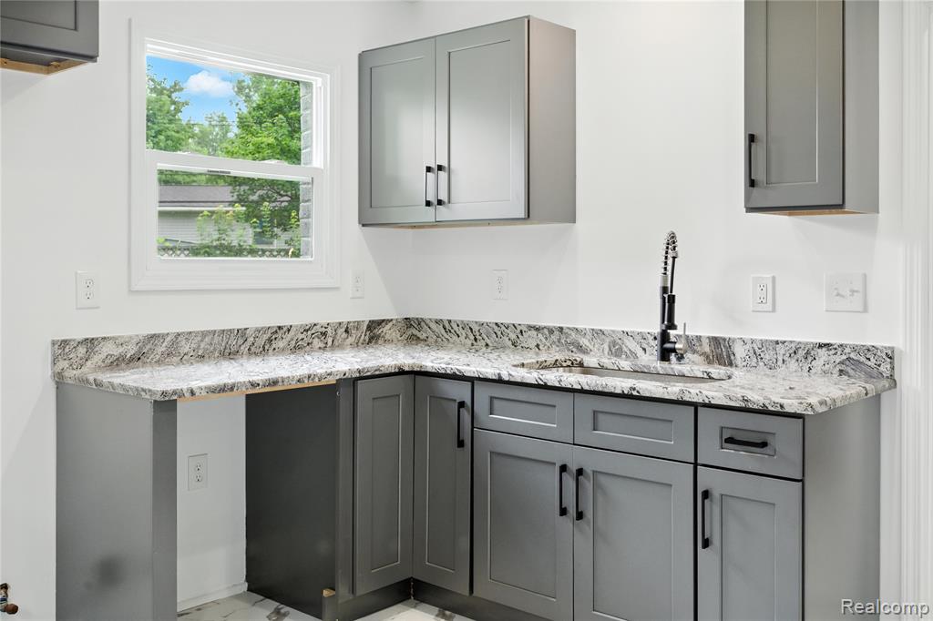 4736 Summerhill Drive, Clarkston, MI — Photo 12