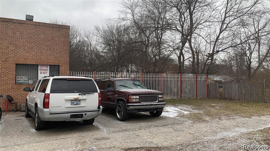 18421 LAHSER Road, Detroit, MI 48219 — Photo 18