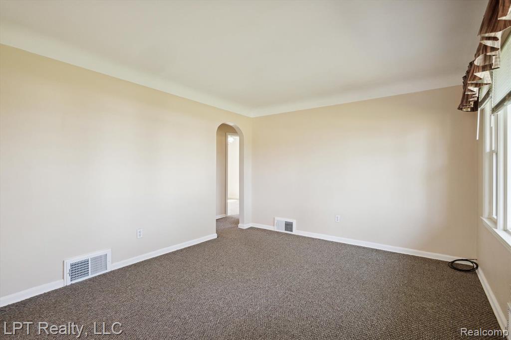 574 WILSON Avenue, Mount Morris, MI 48458 — Photo 6