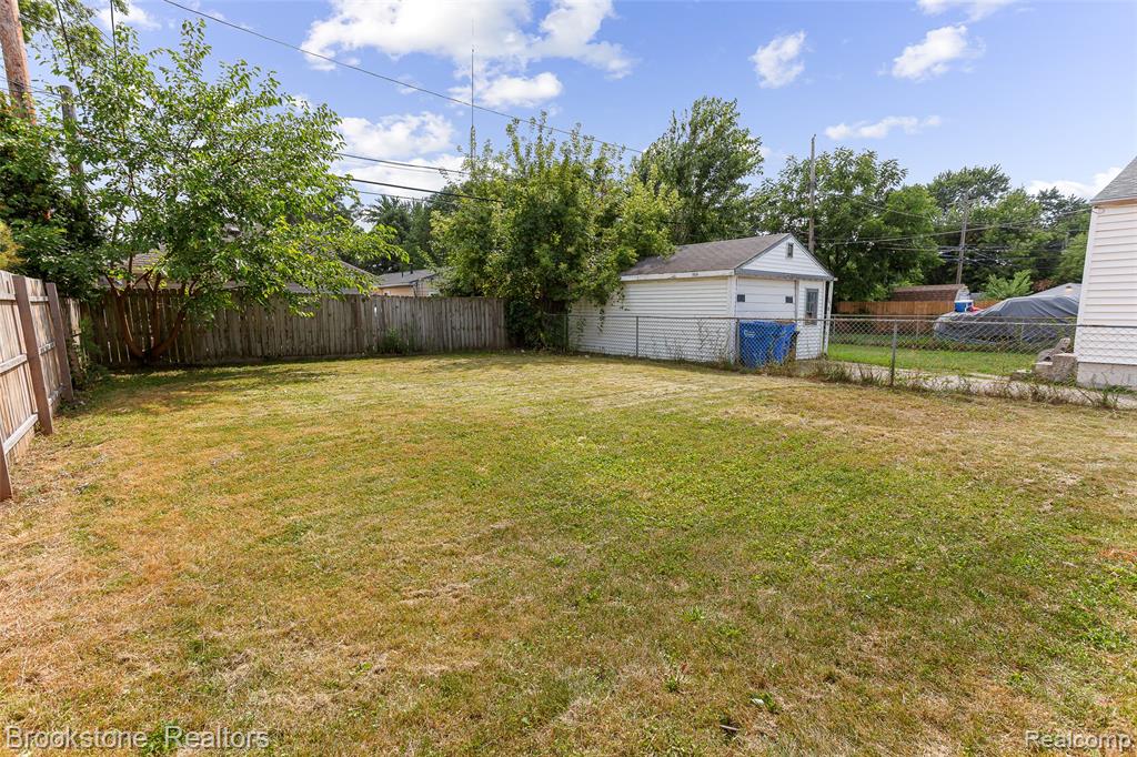 7524 Toepfer Road, Warren, MI 48091 — Photo 29