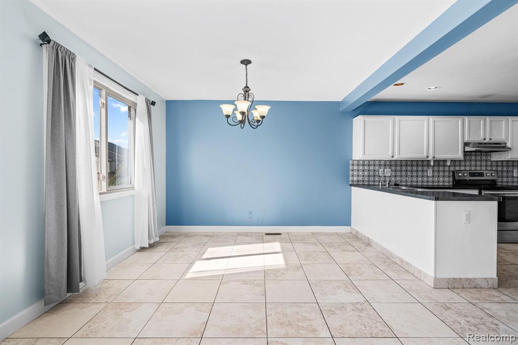 41874 BROOKVIEW Lane, Clinton Twp, MI 48038 — Photo 9