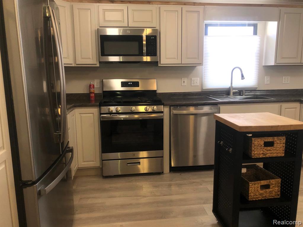 604 Juniper Court, Jonesville, MI 49250 — Photo 9