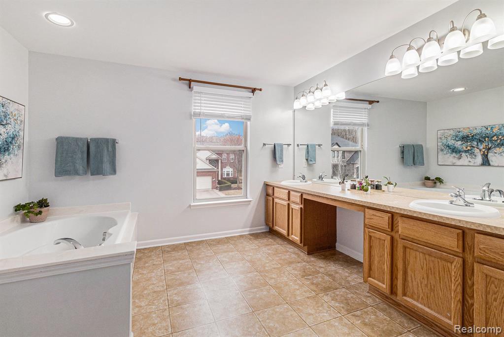 56324 Shakespeare Drive, Macomb, MI 48042 — Photo 11