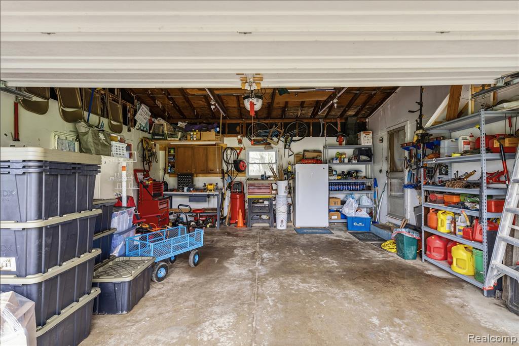 5114 Reid Road, Swartz Creek, MI 48473 — Photo 32