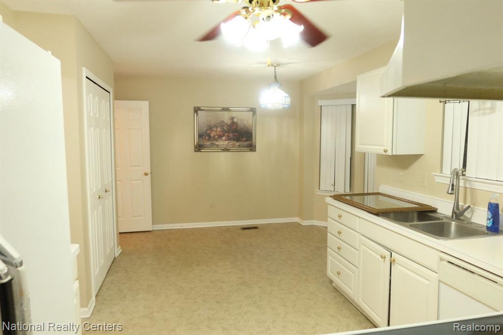 8373 Jefferson Court, Warren, MI 48093 — Photo 8