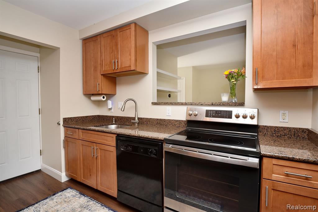 1709 BRENTWOOD Drive, 288, Troy, MI 48098 — Photo 10