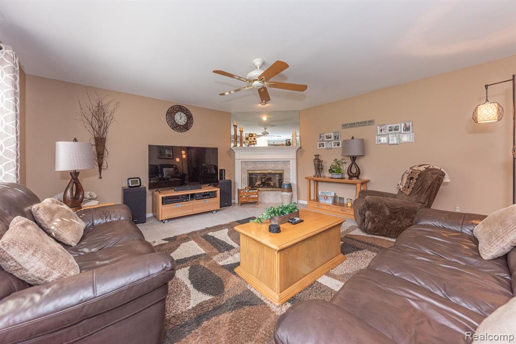 46551 SCOTIA, Canton, MI 48187 — Photo 10