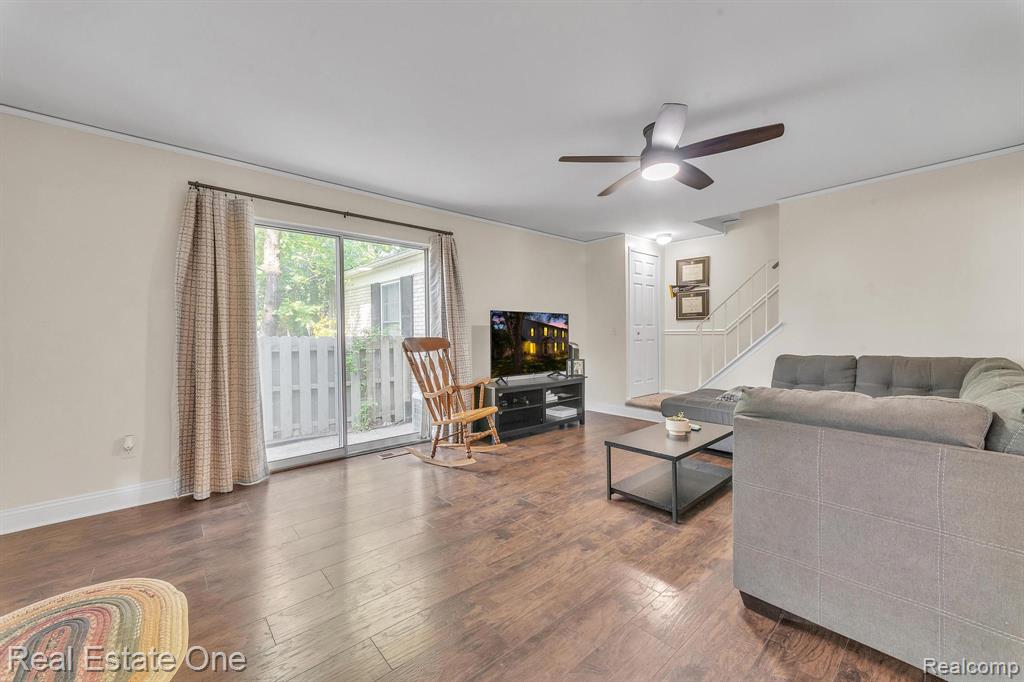 24645 Spring Lane, 18, Harrison Township, MI — Photo 11