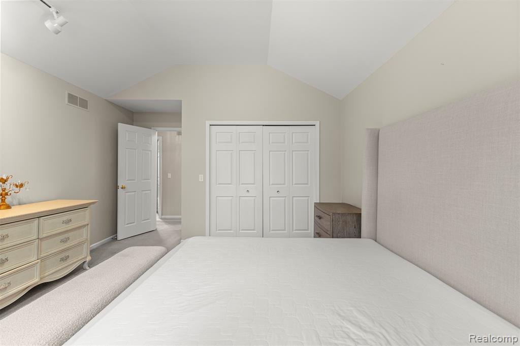 30060 Bristol Lane, Bingham Farms, MI 48025 — Photo 48
