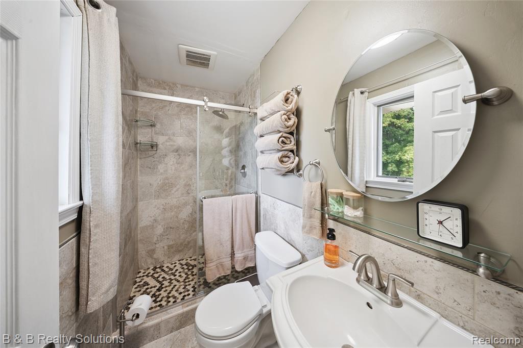 54675 Romeo Plank Road, Macomb, MI 48042 — Photo 24