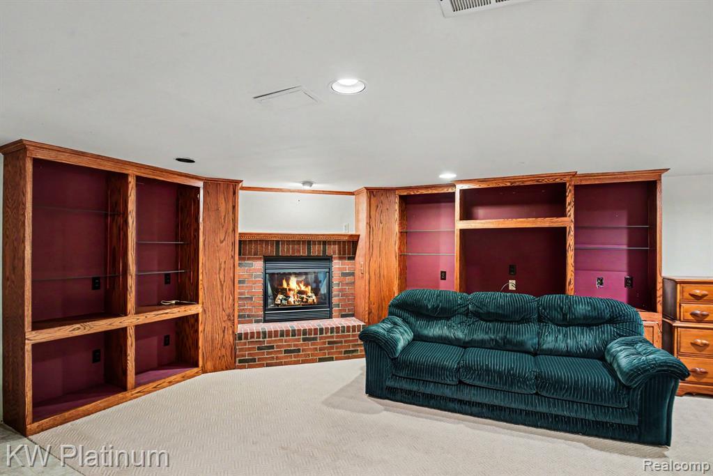 15640 Orchard Ridge Drive, Clinton Twp, MI 48038 — Photo 18