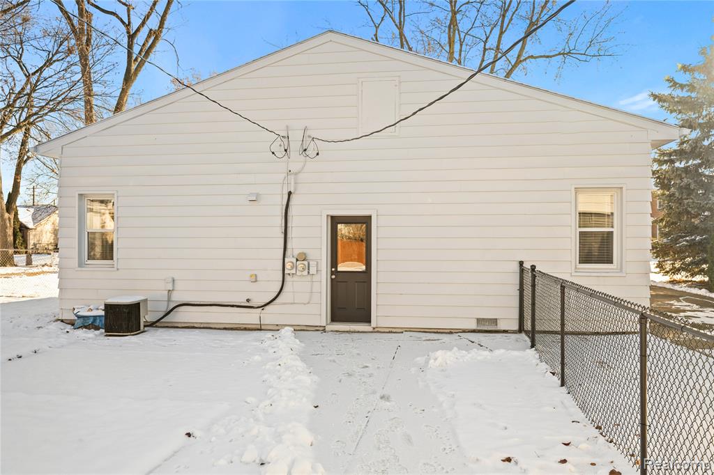 65 Algansee Drive, Troy, MI 48083 — Photo 31