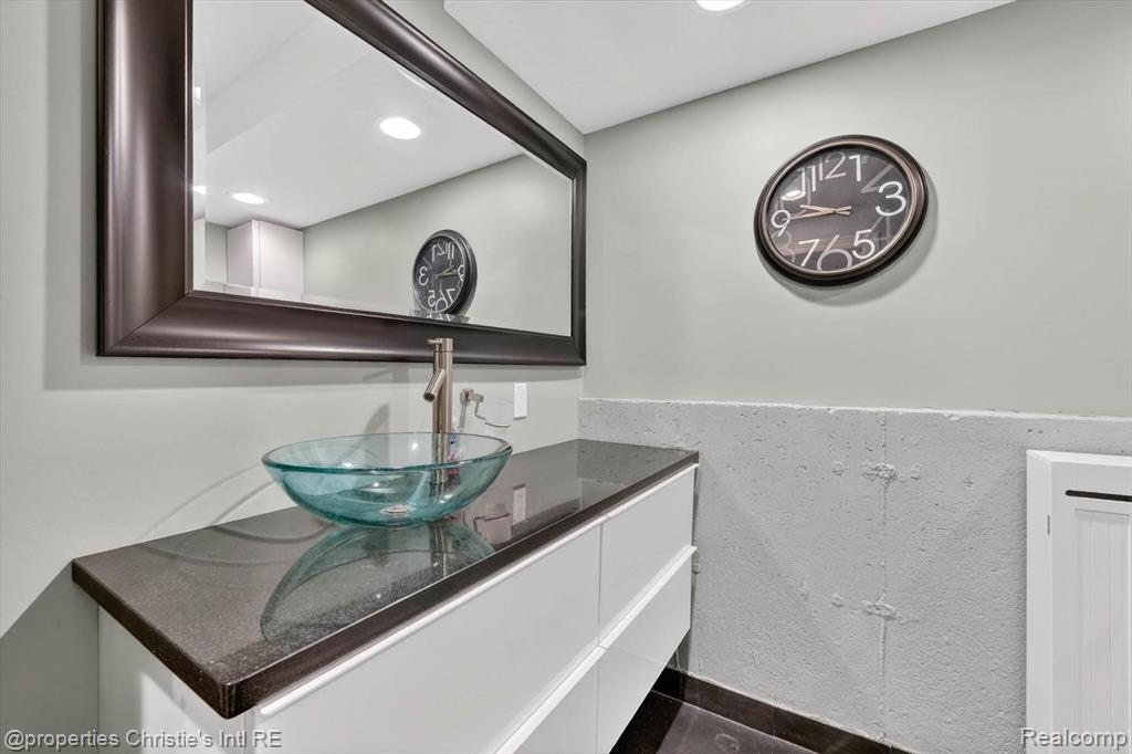 1330 Oxford Road, Beverly Hills, MI 48304 — Photo 46