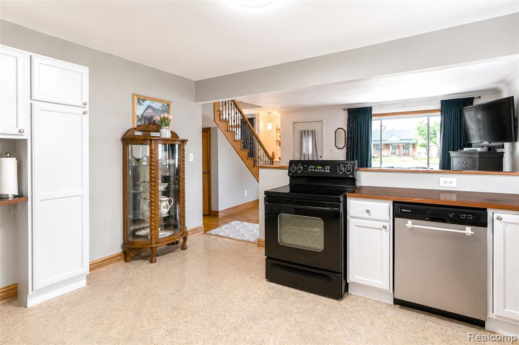 6041 Gilman Street, Garden City, MI — Photo 16