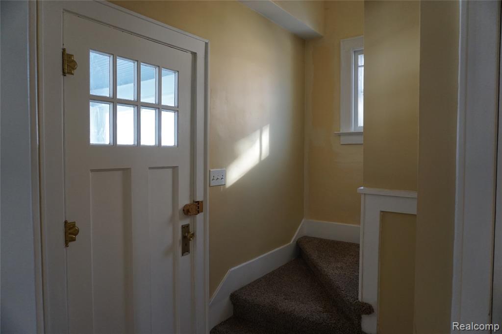 217 W Dewey Street, Flint, MI 48505 — Photo 6