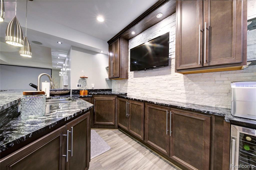 50411 Lansdowne Road, Canton, MI 48188 — Photo 47