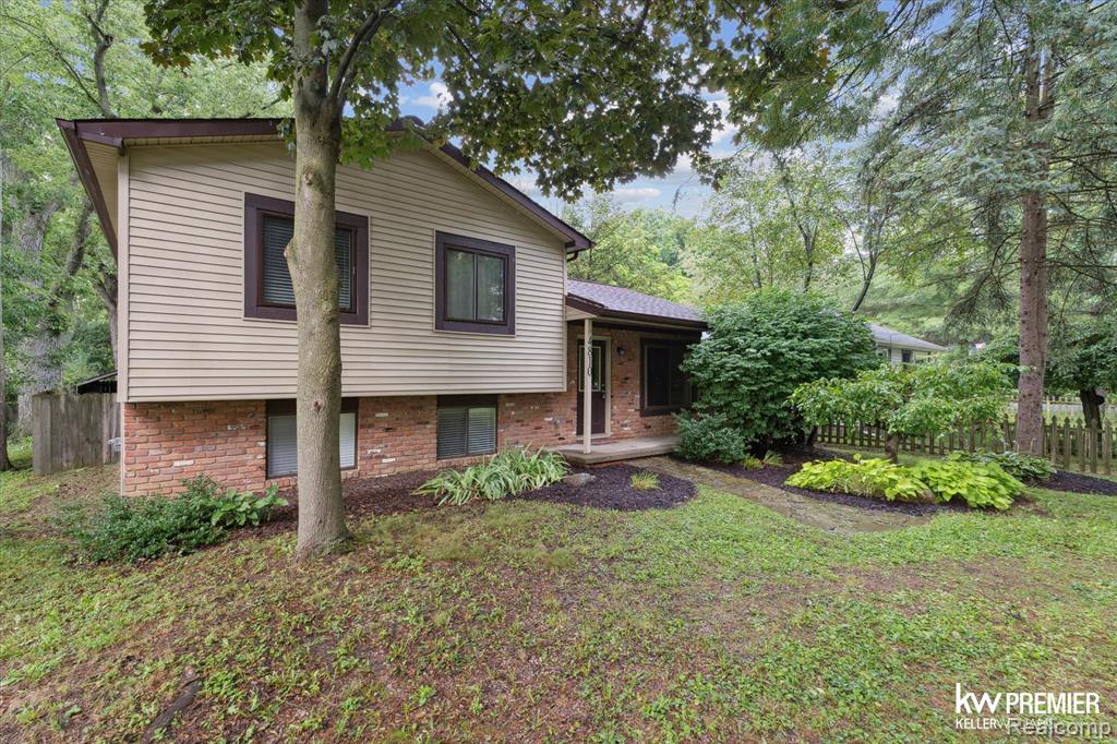 4810 Hobson Avenue, Waterford, MI 48328 — Photo 2