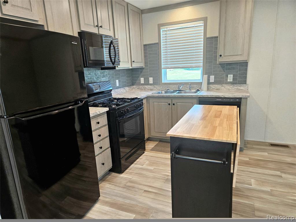 56 Arizona, Belleville, MI 48111 — Photo 7