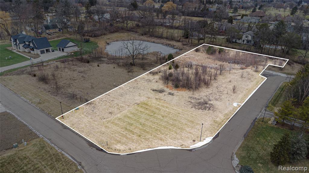 5 Fairway Trail, Grand Blanc, MI 48439 — front exterior