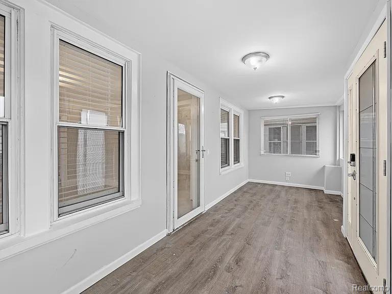 419 W 12 Mile Road, Royal Oak, MI 48073 — Photo 14