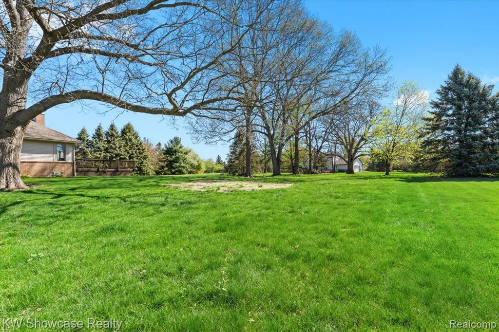 6158 HIGH VALLEY Drive, White Lake, MI 48383 — Photo 33