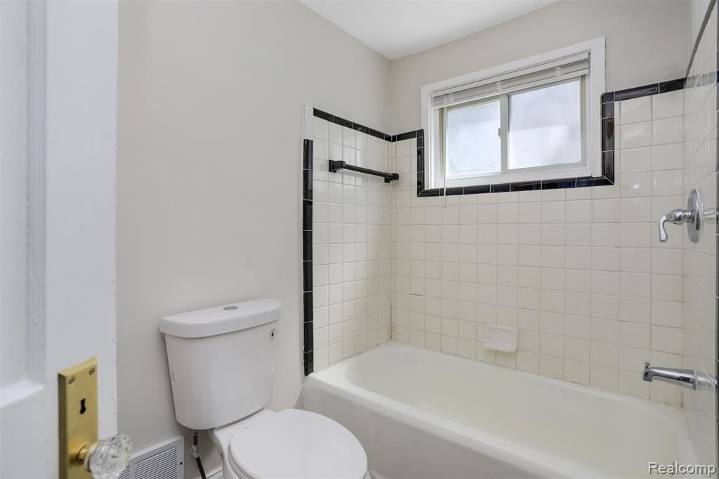 7405-7407 Curtis Street, Detroit, MI 48221 — Photo 16