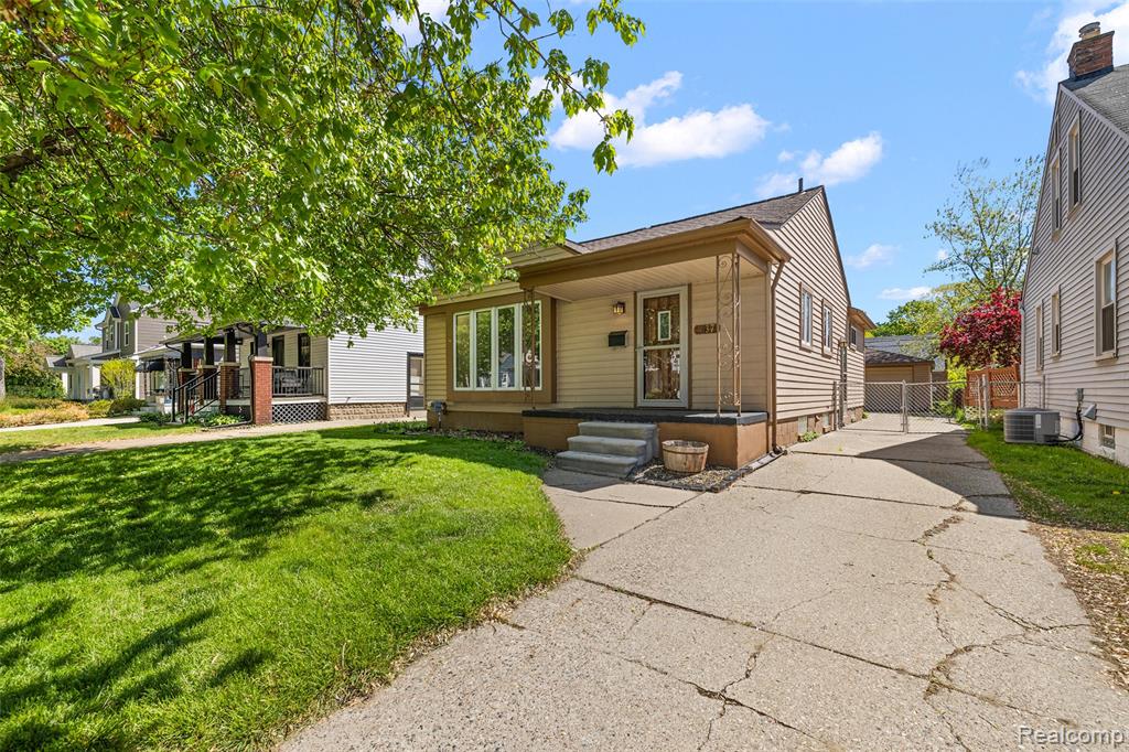637 S Edgeworth Avenue, Royal Oak, MI 48067 — Photo 49