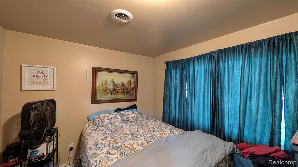 6085 Westdale Drive, Grand Blanc, MI 48439 — Photo 11