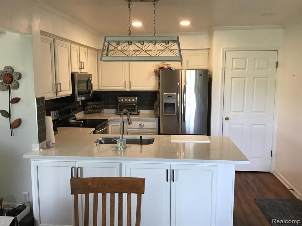 42170 BLOSSOM Lane, Clinton Twp, MI 48038 — Photo 11