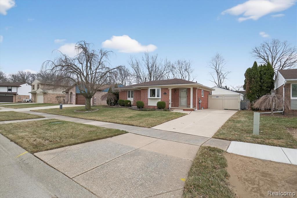 19523 Plumwoode Court, Brownstown, MI 48183 — Photo 2