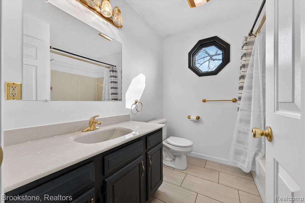 1980 Oakville Waltz Road, New Boston, MI 48164 — Photo 24