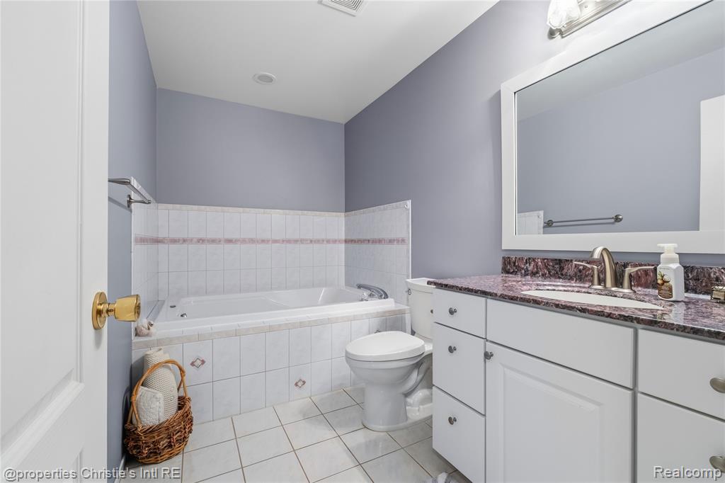 39780 Southpointe Avenue, Harrison Township, MI — Photo 22