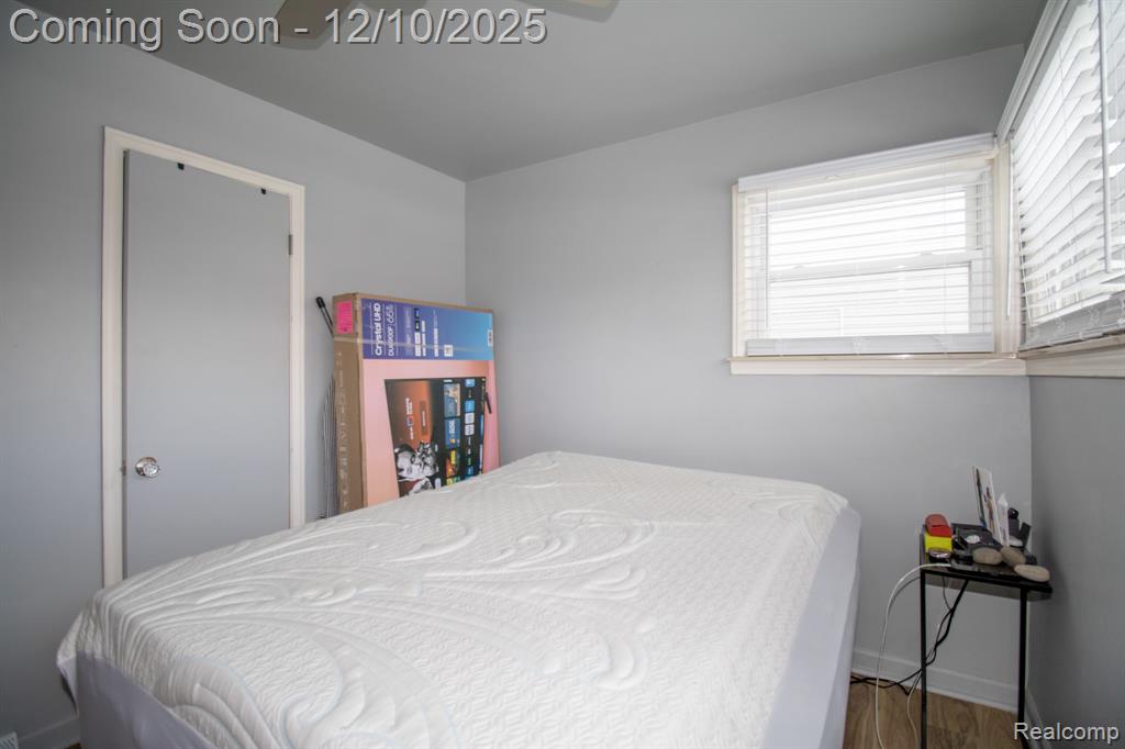 20000 Lancaster Street, Harper Woods, MI 48225 — Photo 17