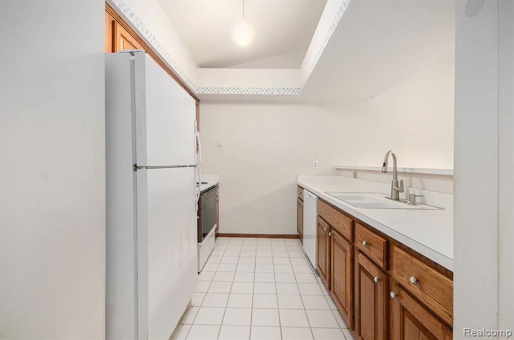 41395 Ambercrest Drive, Sterling Heights, MI 48314 — Photo 7