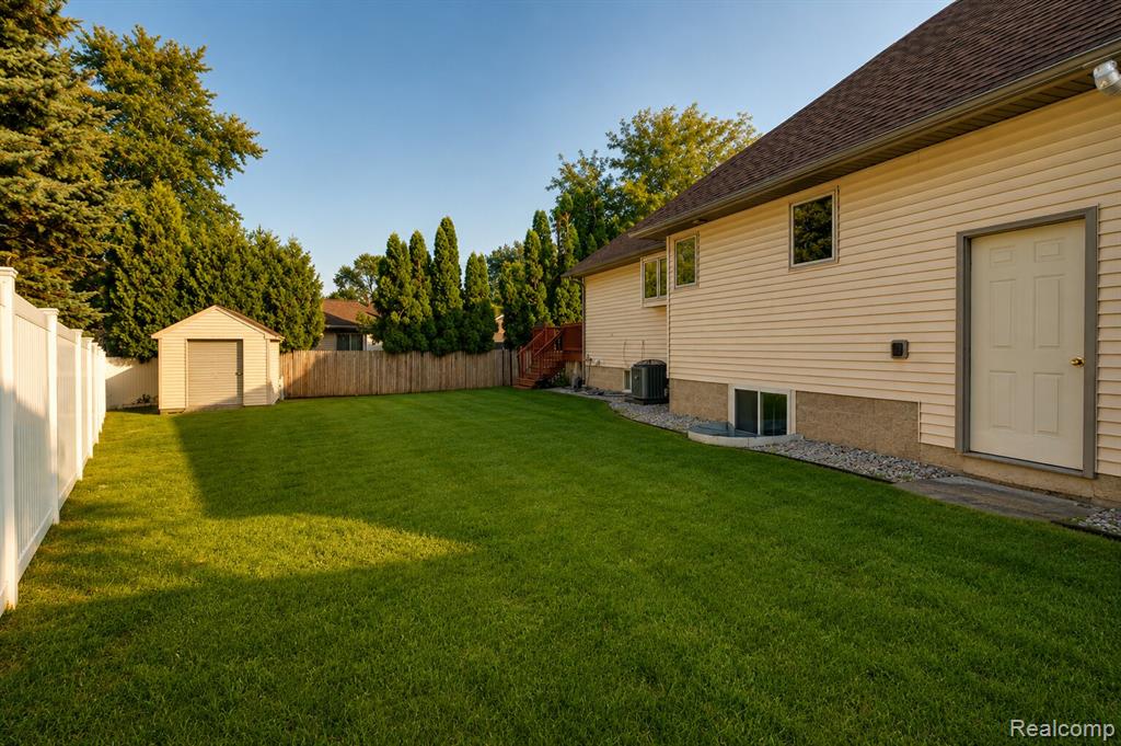 545 Karla Lane, Marysville, MI 48040 — Photo 34
