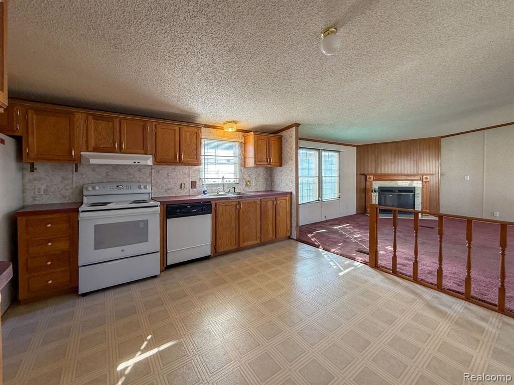 1898 Evergreen Lane, Ypsilanti, MI 48198 — Photo 9