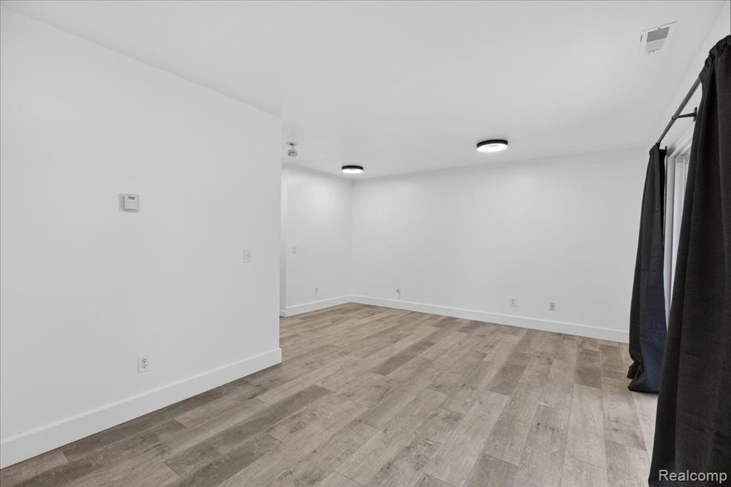 48 Broadway St., Suite D, Oxford, MI 48371 — Photo 15