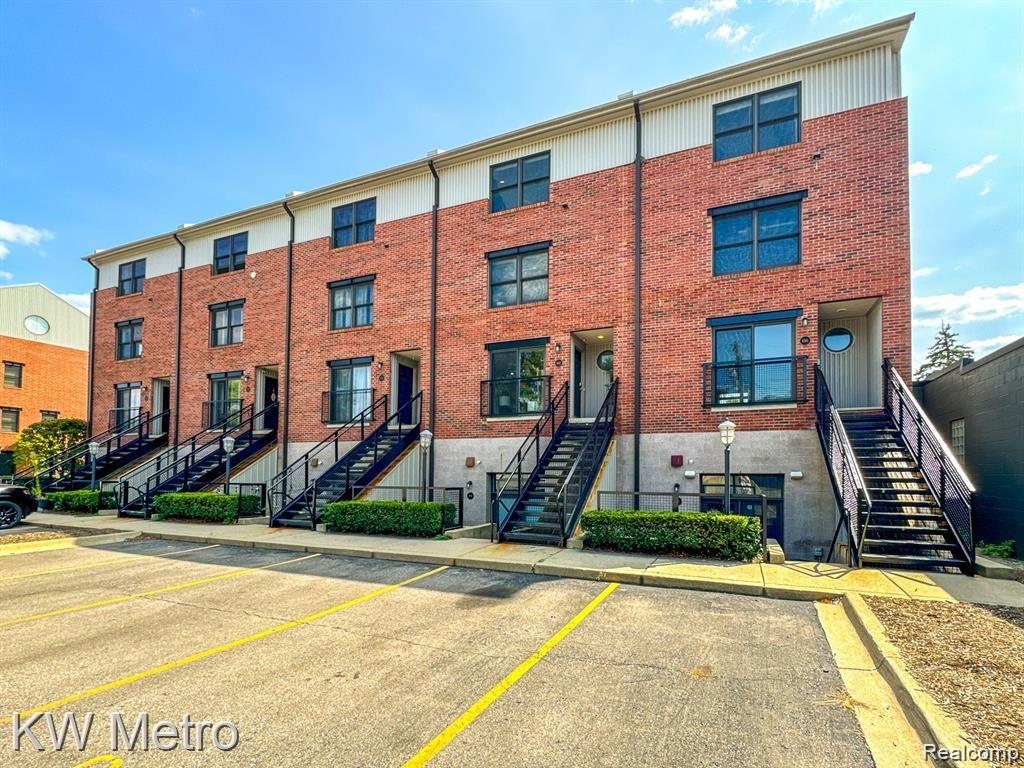 682 W 11 MILE Road, Royal Oak, MI 48067 — Photo 3