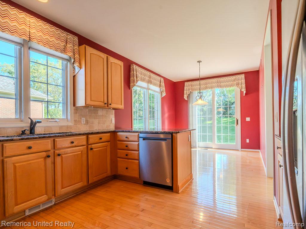 7429 Pine Vista Drive, Brighton, MI 48116 — Photo 13