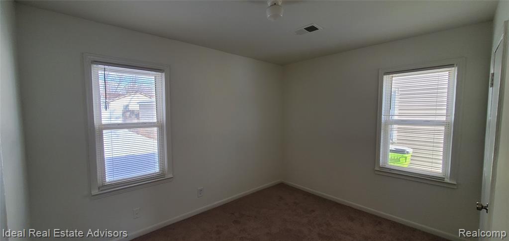 545 E Dallas Avenue, Madison Heights, MI 48071 — Photo 16