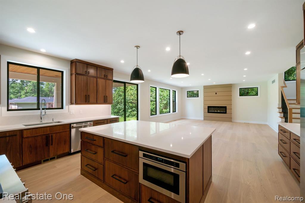 4016 W Webster Road, Royal Oak, MI 48073 — Photo 12