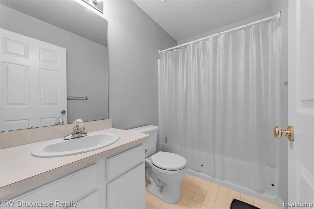 432 CHERRY ORCHARD Road, Canton, MI 48188 — Photo 28