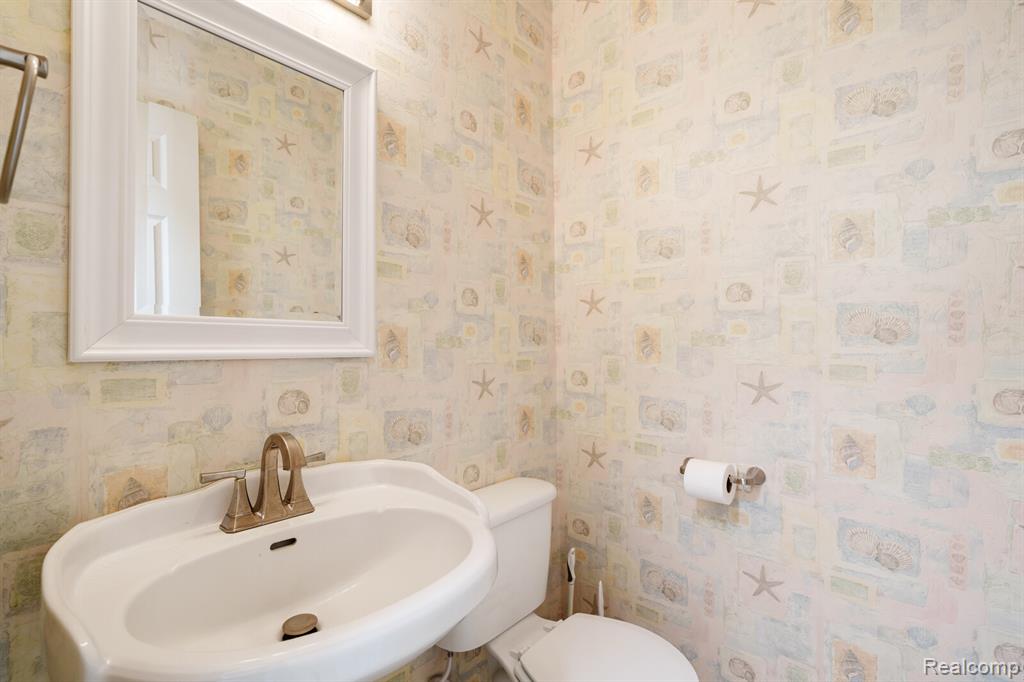 8038 Duquette Road, Brockway, MI 48097 — Photo 22