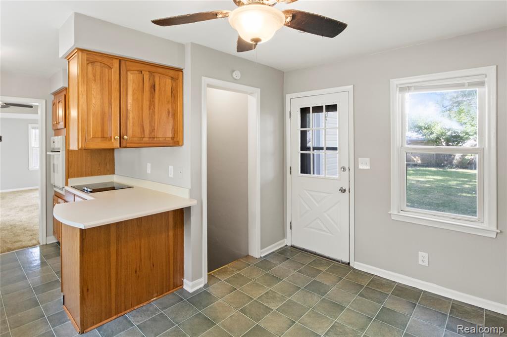 9591 Columbia, Redford, MI 48239 — Photo 20
