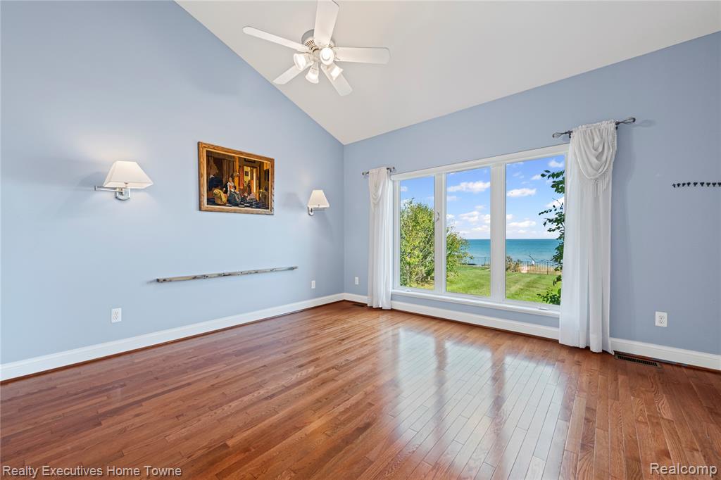 5802 Lakeshore Road, Fort Gratiot, MI 48059 — Photo 38