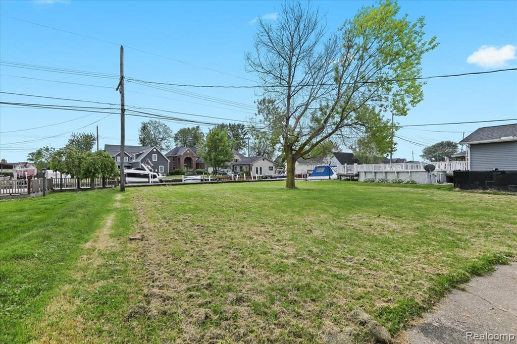 48306 Jefferson Avenue, Chesterfield, MI 48047 — Photo 22