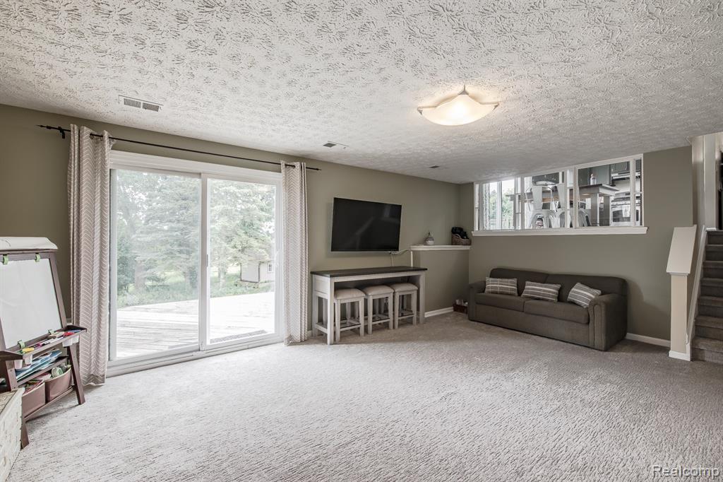 9618 Ridge Top Trail, Clarkston, MI 48348 — Photo 23